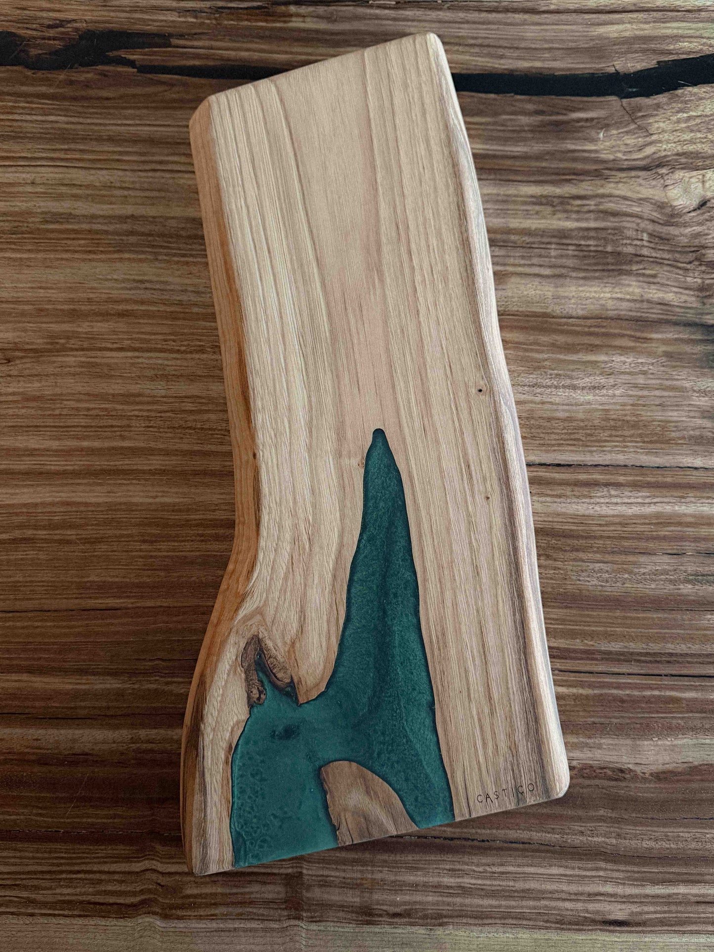 Tábua de Servir Castanho e Epoxy