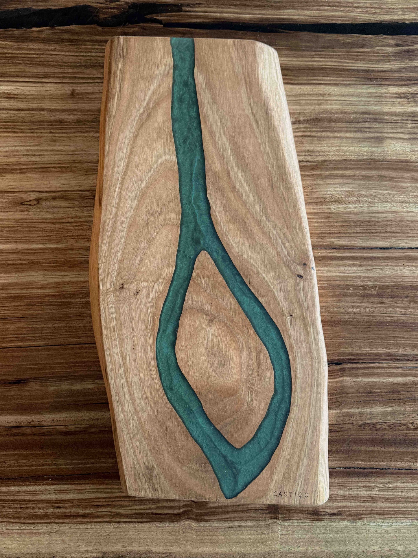 Tábua de Servir Castanho e Epoxy