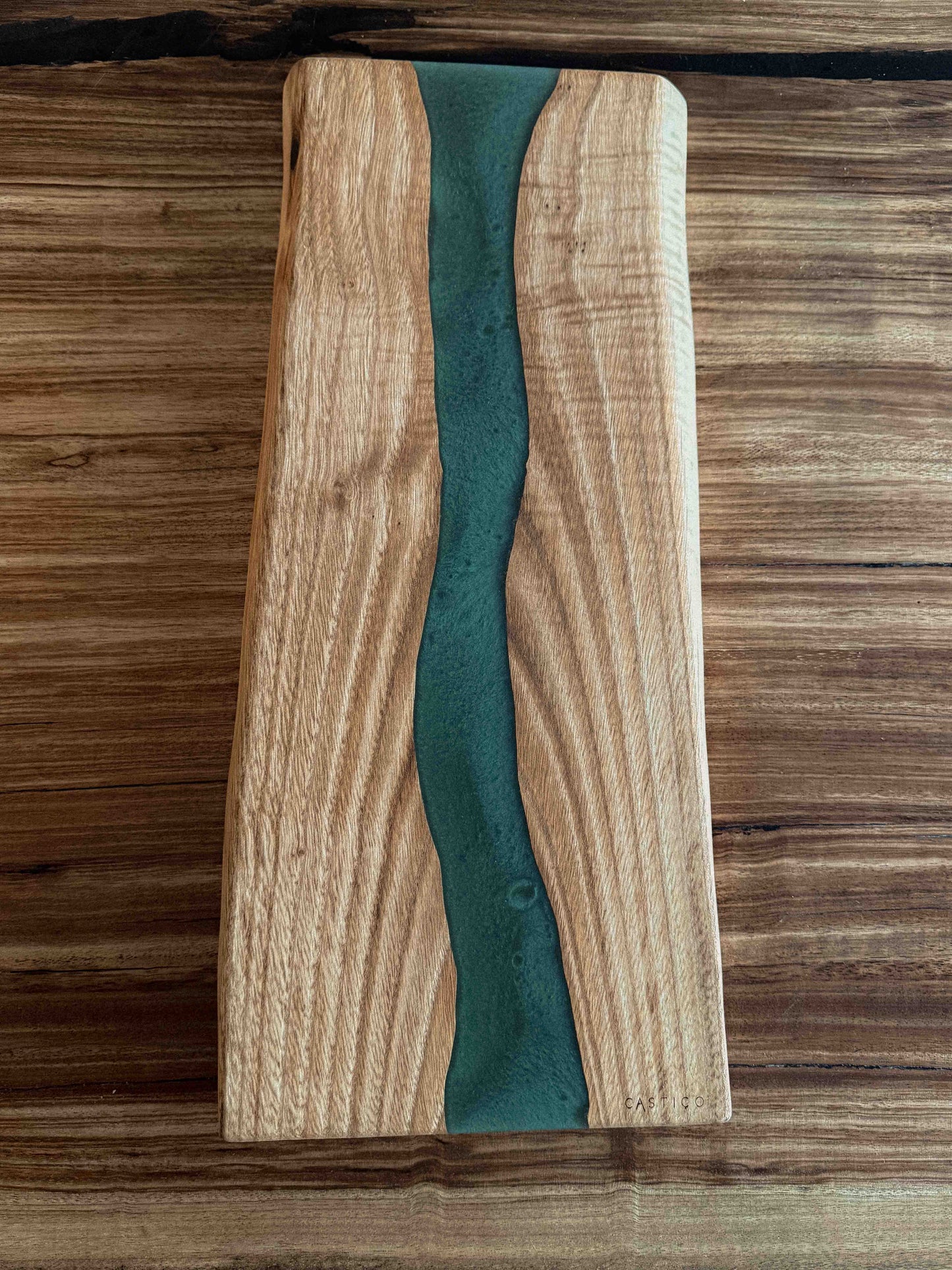 Tábua de Servir Castanho e Epoxy