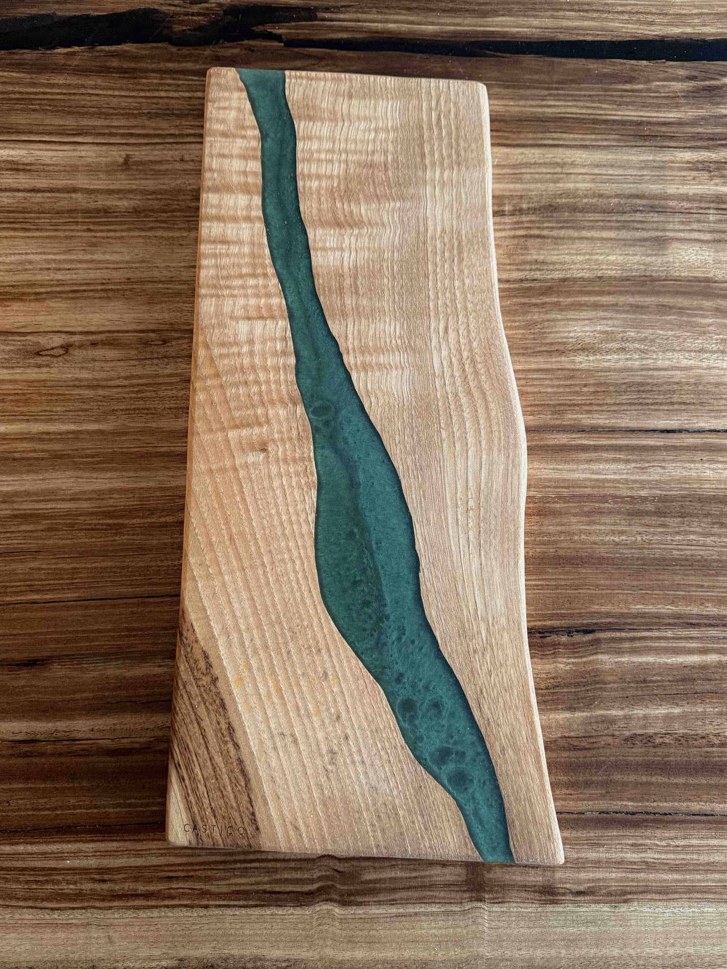 Tábua de Servir Castanho e Epoxy