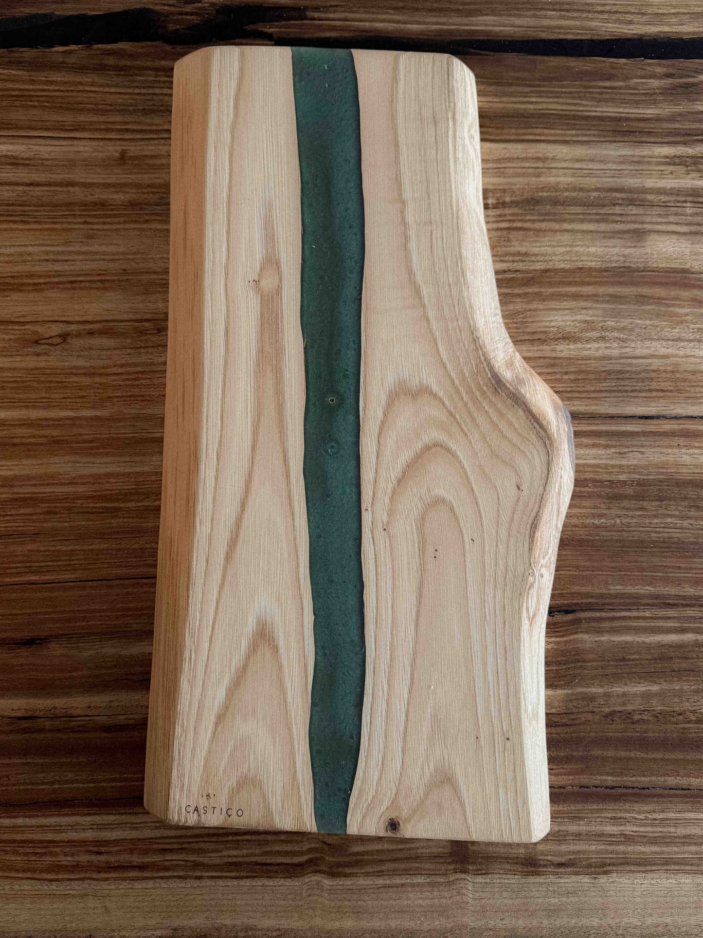 Tábua de Servir Castanho e Epoxy